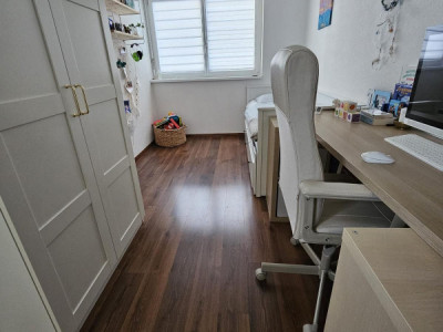 Bel appartement de 3,5 pièces, bénéficiant dun jardin privatif et dune place de parc intérieure image 5