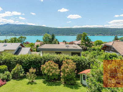VEYRIER-DU-LAC ? PROPRIÉTÉ RÉNOVÉE AVEC VUE PANORAMIQUE SUR LE LAC DANNECY ? 219 M² UTILES SUR 1 000 M² DE TERRAIN image 1