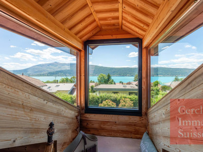 VEYRIER-DU-LAC ? PROPRIÉTÉ RÉNOVÉE AVEC VUE PANORAMIQUE SUR LE LAC DANNECY ? 219 M² UTILES SUR 1 000 M² DE TERRAIN image 2