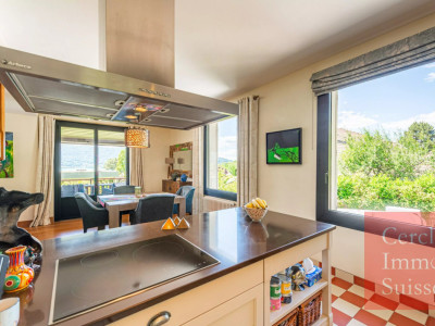 VEYRIER-DU-LAC ? PROPRIÉTÉ RÉNOVÉE AVEC VUE PANORAMIQUE SUR LE LAC DANNECY ? 219 M² UTILES SUR 1 000 M² DE TERRAIN image 11
