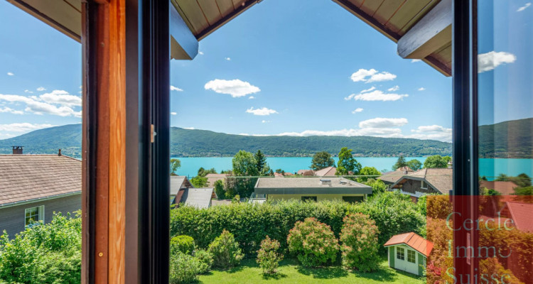 VEYRIER-DU-LAC ? PROPRIÉTÉ RÉNOVÉE AVEC VUE PANORAMIQUE SUR LE LAC DANNECY ? 219 M² UTILES SUR 1 000 M² DE TERRAIN image 5