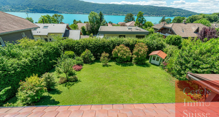 VEYRIER-DU-LAC ? PROPRIÉTÉ RÉNOVÉE AVEC VUE PANORAMIQUE SUR LE LAC DANNECY ? 219 M² UTILES SUR 1 000 M² DE TERRAIN image 7