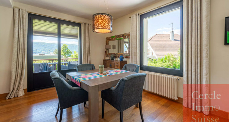 VEYRIER-DU-LAC ? PROPRIÉTÉ RÉNOVÉE AVEC VUE PANORAMIQUE SUR LE LAC DANNECY ? 219 M² UTILES SUR 1 000 M² DE TERRAIN image 10