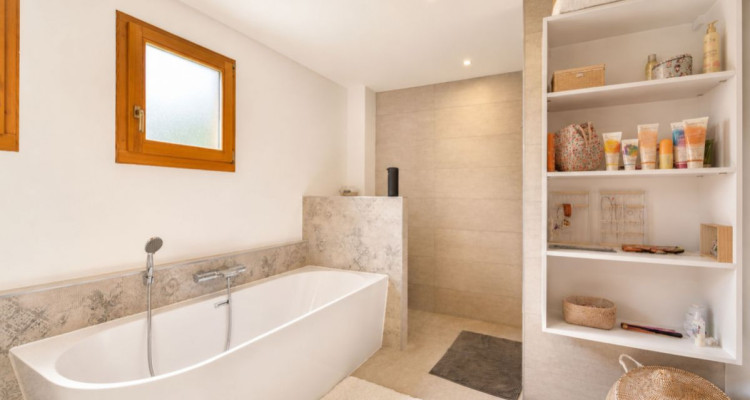 Maison familiale de 240 m² avec vue panoramique image 7