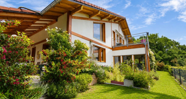Maison familiale de 240 m² avec vue panoramique image 9