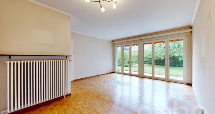 Villa à rénover à fort potentiel, opportunité unique à Vessy image 3