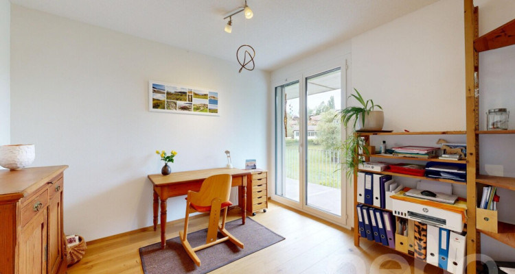 Moderne Wohnung im idyllischen Gurzelen image 8