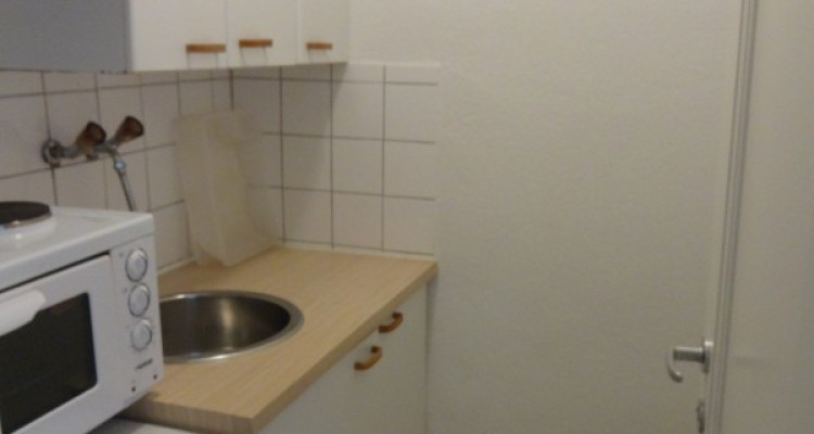 A louer studio meublé image 2