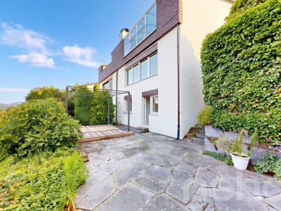 Sonniges Doppeleinfamilienhaus mit Wintergarten und Weitsicht image 1
