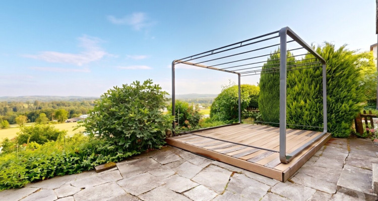Sonniges Doppeleinfamilienhaus mit Wintergarten und Weitsicht image 2