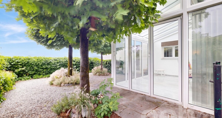 Sonniges Doppeleinfamilienhaus mit Wintergarten und Weitsicht image 4
