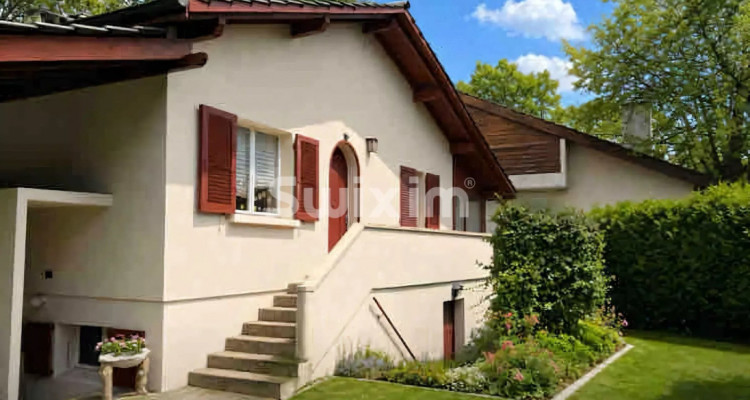 Propriété comprenant 2 maisons individuelles image 1