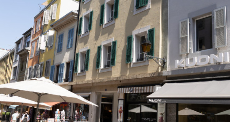 IMMEUBLE DE RENDEMENT MIXTE AVEC POTENTIEL AU CŒUR DE NYON image 1
