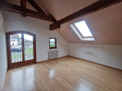 Charmant appartement de 3.5 pièces au coeur de Luins image 5