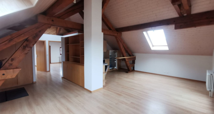 Charmant appartement de 3.5 pièces au coeur de Luins image 4
