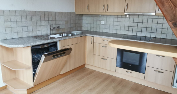 Charmant appartement de 3.5 pièces au coeur de Luins image 6