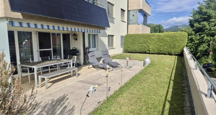 Schöne 5,5-Zimmer-Wohnung mit Garten und Blick auf die Freiburger Alpen 🏔️ image 1