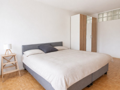 Sierre – Charmant 2.5 pièces avec terrasse ensoleillée – Proche hôpital image 3