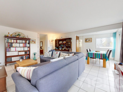 Renovierte 4.5-Zimmer Wohnung mit Balkon in Nidau image 12
