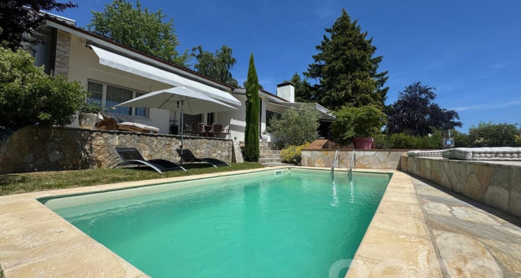 Villa contemporaine dexception avec piscine et vue lac Neuchâtel image 1