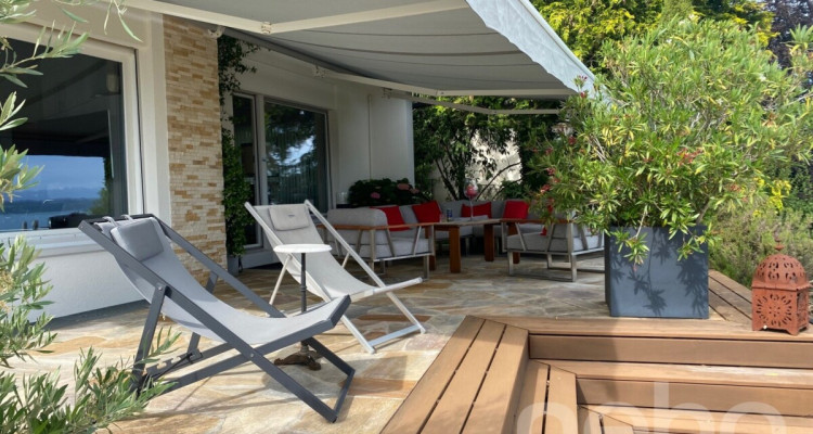 Villa contemporaine dexception avec piscine et vue lac Neuchâtel image 3