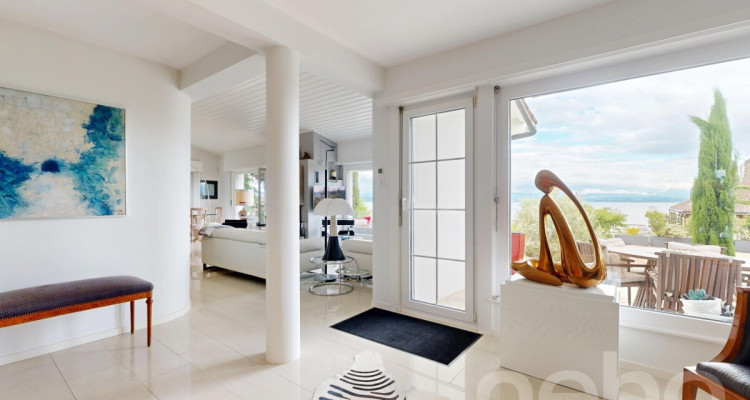 Villa contemporaine dexception avec piscine et vue lac Neuchâtel image 4