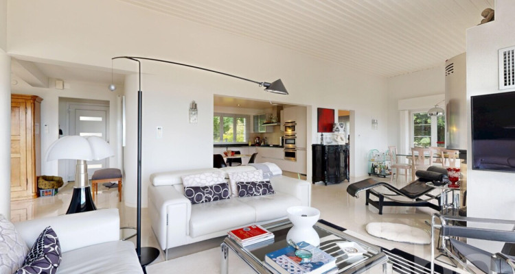 Villa contemporaine dexception avec piscine et vue lac Neuchâtel image 5