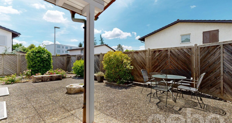 Freistehendes 5.5 Zimmer Einfamilienhaus im ruhigen Kleindöttingen image 2