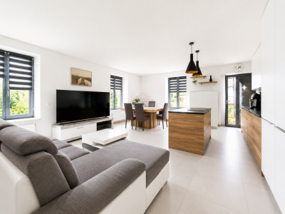Superbe appartement rénové de 4,5 pièces Lumineux et idéalement situé image 1