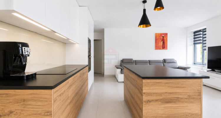 Superbe appartement rénové de 4,5 pièces Lumineux et idéalement situé image 2