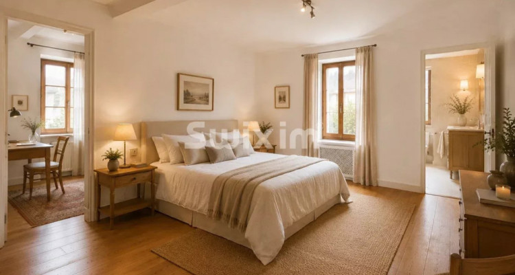 In a beautiful house with a garden, a fully renovated apartment with its magnificent master suite image 1