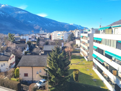 Elégant 4.5p rénové centre ville Sierre image 1