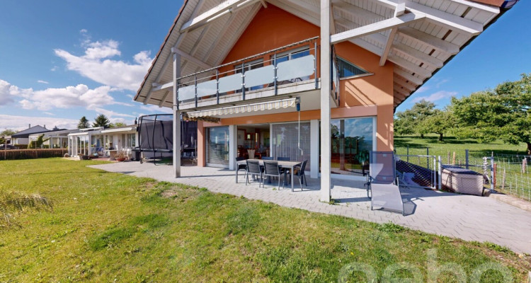 Erstklassiges 7.5-Zimmer-Einfamilienhaus mit unverbaubarer Aussicht image 1