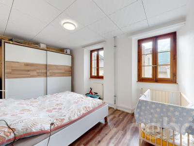 Immeuble 2 appartements 3.5 + 1 Attique 3.5 entièrement rénové. image 10