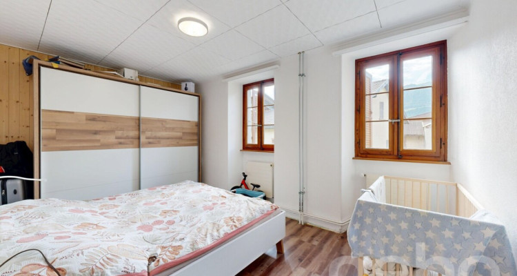 Immeuble 2 appartements 3.5 + 1 Attique 3.5 entièrement rénové. image 10