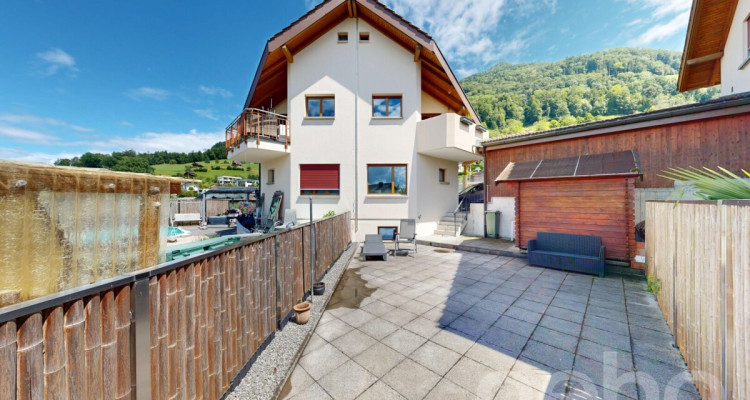 Doppeleinfamilienhaus mit Doppelcarport und Photovoltaikanlage image 3
