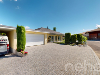 Elegantes Einfamilienhaus mit Garten und Carport für Wohnmobil image 1