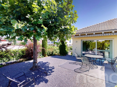 Elegantes Einfamilienhaus mit Garten und Carport für Wohnmobil image 2