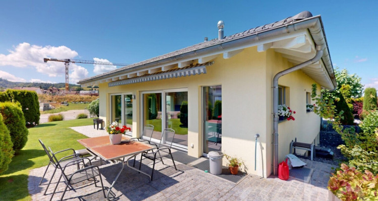 Elegantes Einfamilienhaus mit Garten und Carport für Wohnmobil image 4