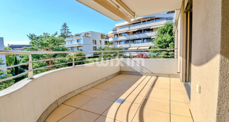 Exclusivité ! Appartement de standing avec vue sur le Lac ! image 6