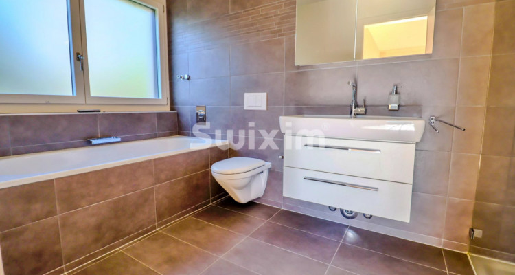 Exclusivité ! Appartement de standing avec vue sur le Lac ! image 8