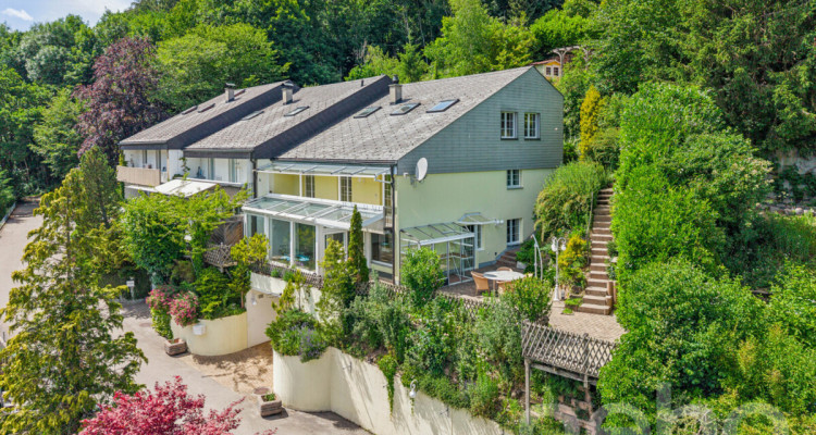 Exklusives Wohnen mit Garten, Wintergarten und Weitsicht image 1