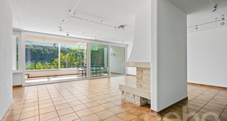 Exklusives Wohnen mit Garten, Wintergarten und Weitsicht image 4