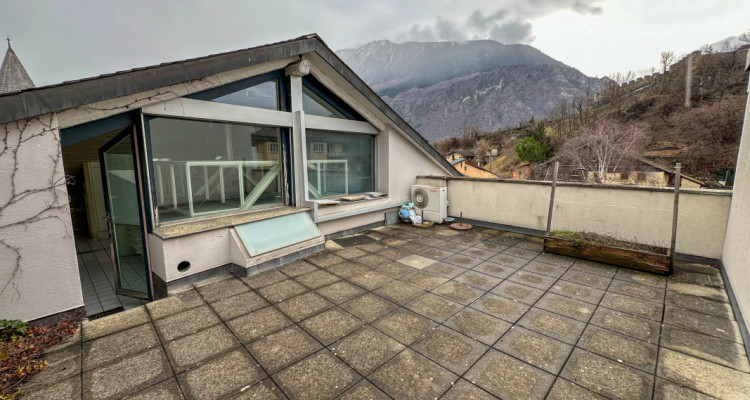 Sierre - bureau loft aux combles avec ample terrasse - Gobet image 1