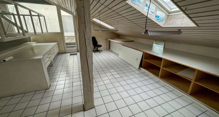 Sierre - bureau loft aux combles avec ample terrasse - Gobet image 3