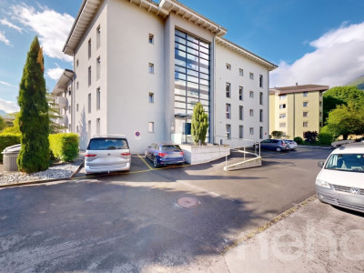 Exclusif: lumineux appartement avec grand balcon-terrasse image 1