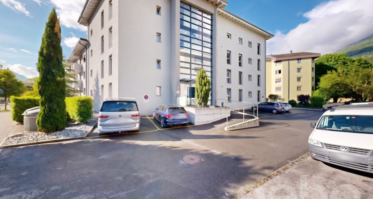 Exclusif: lumineux appartement avec grand balcon-terrasse image 1