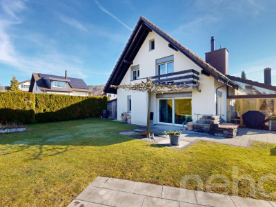 Familienhaus mit viel Platz, Wintergarten und sonniger Terrasse image 1
