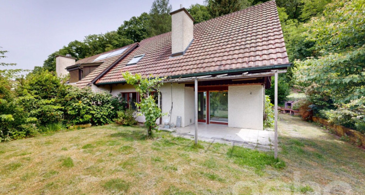Einfamilienhaus mit viel Potenzial in ruhigem Wohnquartier image 1
