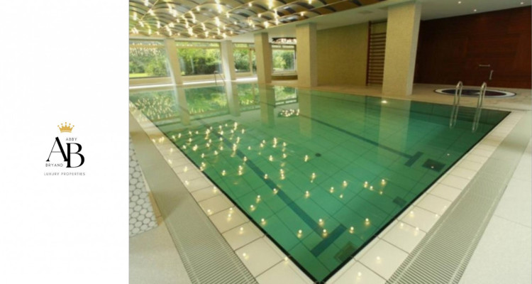 Elégant Appartement vue lac, résidence de luxe avec piscine intérieure & jacuzzi image 9